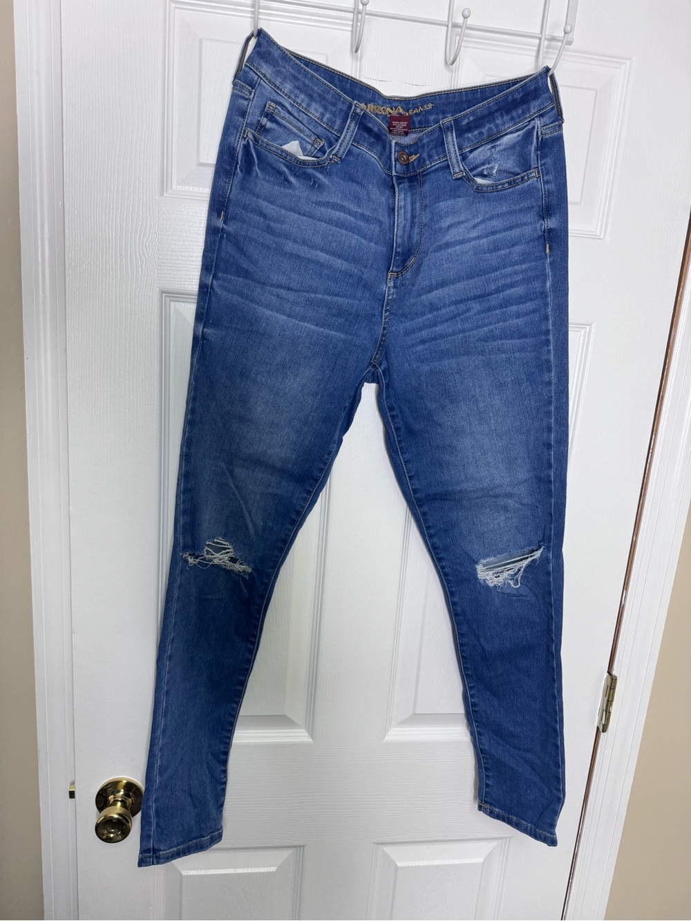 Arizona Jean Company Women's Skinny Distressed Blue Jeans